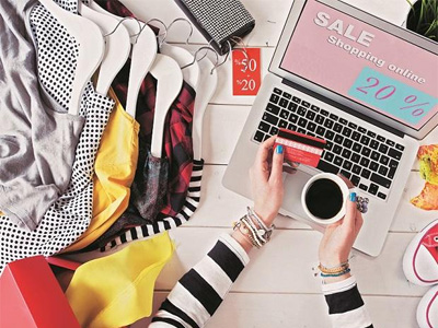 E-commerce majors Flipkart and Amazon clock bumper sale on Day One