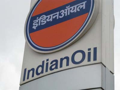 Indian Oil Corp to continue importing two LNG cargoes a month