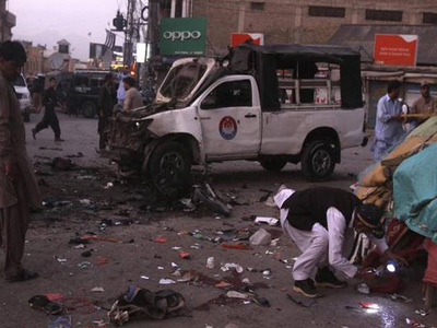 5 killed, 38 injured in blast targeting police vehicle in Pakistan