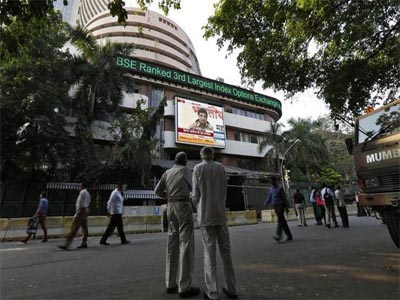 Sensex jumps 100 points, Nifty kisses 9,900; all eyes on RBI’s rate decision