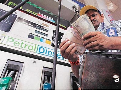 Excise on petrol, diesel cut by Rs 2/L; Govt may suffer Rs 26,000 cr loss
