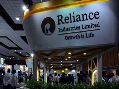 RIL records sharpest intra-day fall in 2018; falls 9% in three trading days