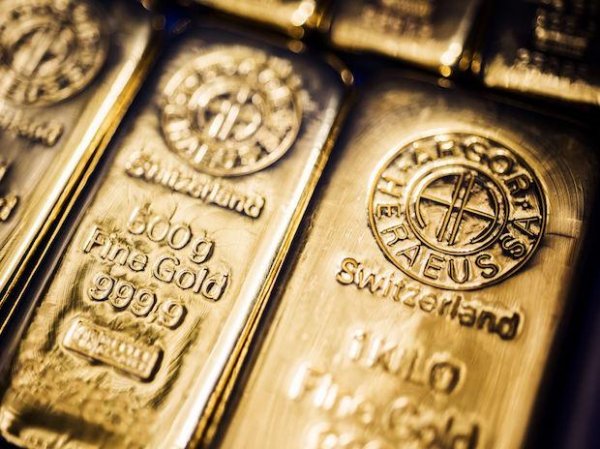 Gold trading at Rs 47,450 per 10 gm today, silver at Rs 61,200 a kg
