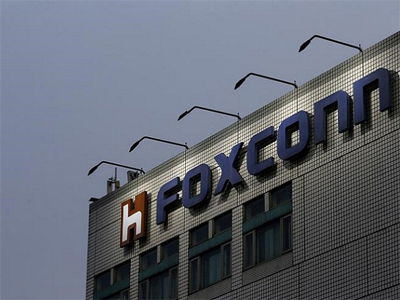 Apple, Amazon to join Foxconn for its bid for Toshiba chip business