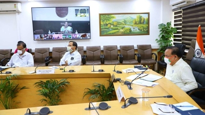 Harsh Vardhan reviews status and preparations for COVID-19 in Delhi with LG, Satyendra Jain