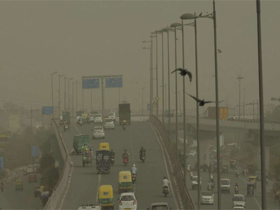 Haze engulfs Delhi-NCR as air quality reaches 'hazardous' level