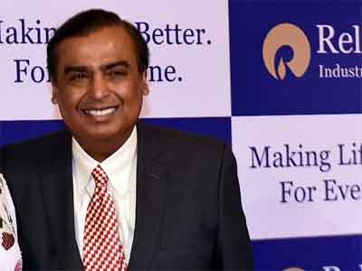 Mukesh Ambani's Reliance Industries to ride on Jio, retail to double size