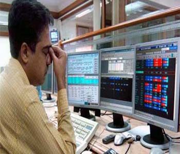 BSE Sensex dips below 25k level; NSE Nifty under crucial 7,500-pt mark