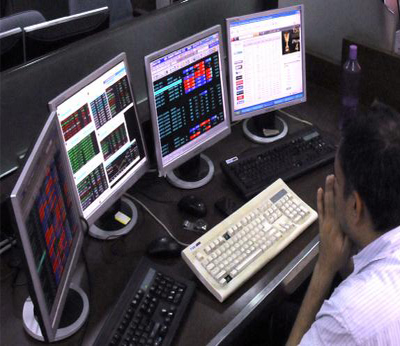 BSE Sensex slips over 160 pts into negative terrain as RBI holds key rates