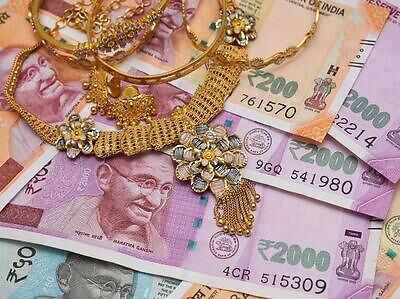 Gold price jumps to Rs 55,350 per 10 gram, silver at Rs 73,500 a kg