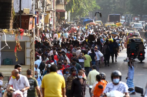 India's daily Covid-19 tally dips to 86,498 cases, positivity rate at 4.62%