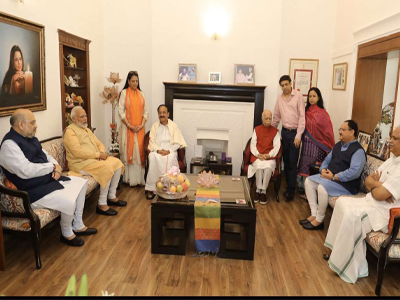 'Gave shape and strength to BJP': PM Modi, Shah, others meet BJP veteran LK Advani on 92nd birthday