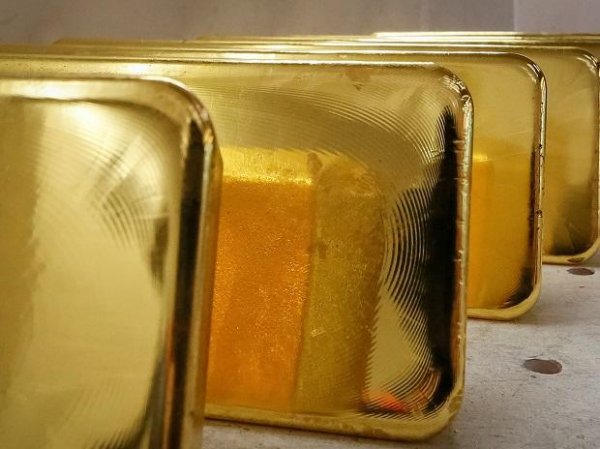 Gold prices today at Rs 53,340 per 10 gm, silver trends at Rs 61,000 a kg