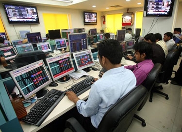 Markets extend losses; Nifty slips below 7,750