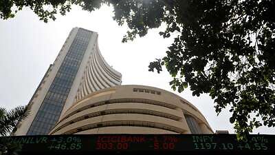 Stock market opens in red; Sensex down by 250 points amid weak global cues
